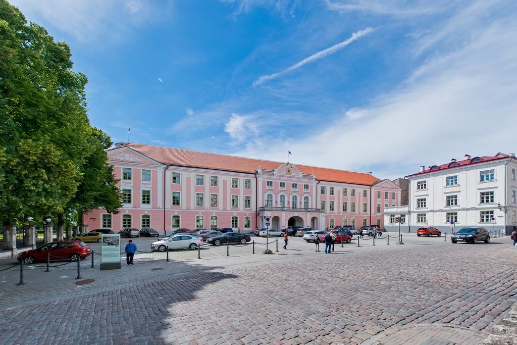 Old Town Central Apartment Tallinn Exteriör bild