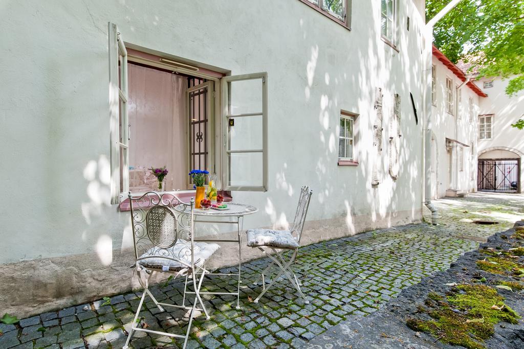 Old Town Central Apartment Tallinn Exteriör bild